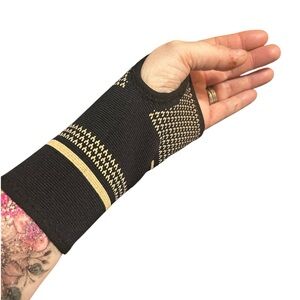 Universal Wrist Compression Sleeve